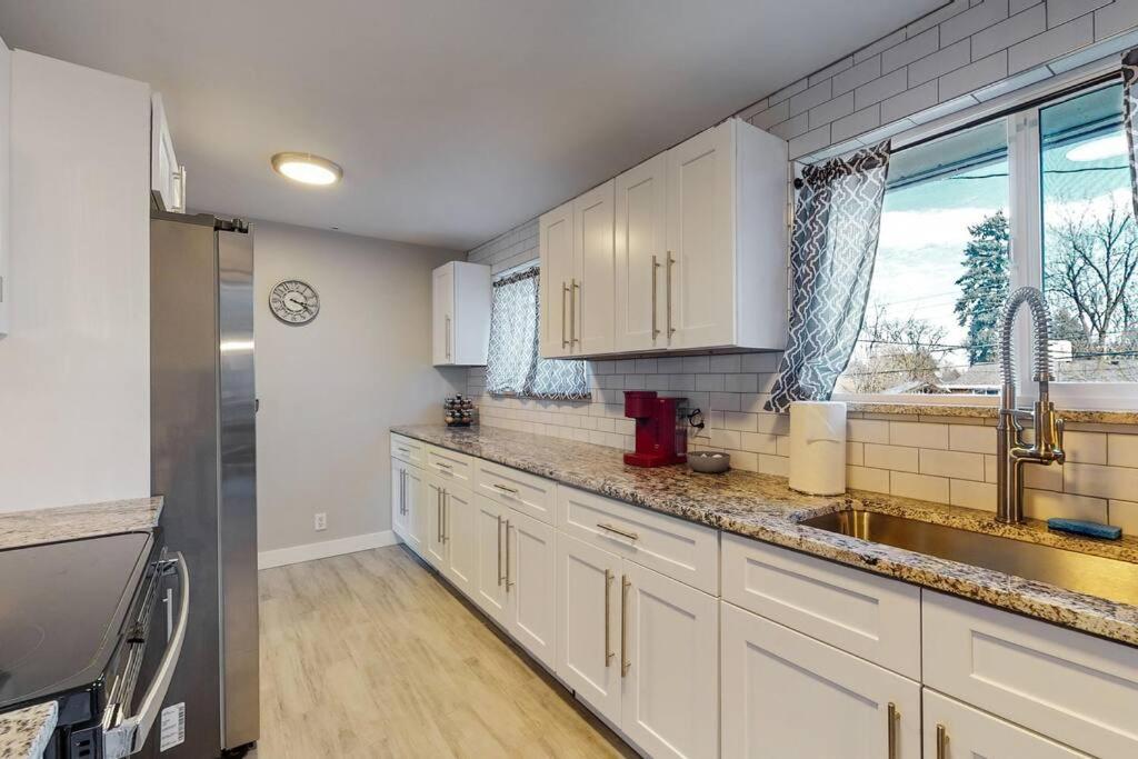Large Remodeled Home With 5 Bedrooms 4 King Bed Centennial Esterno foto